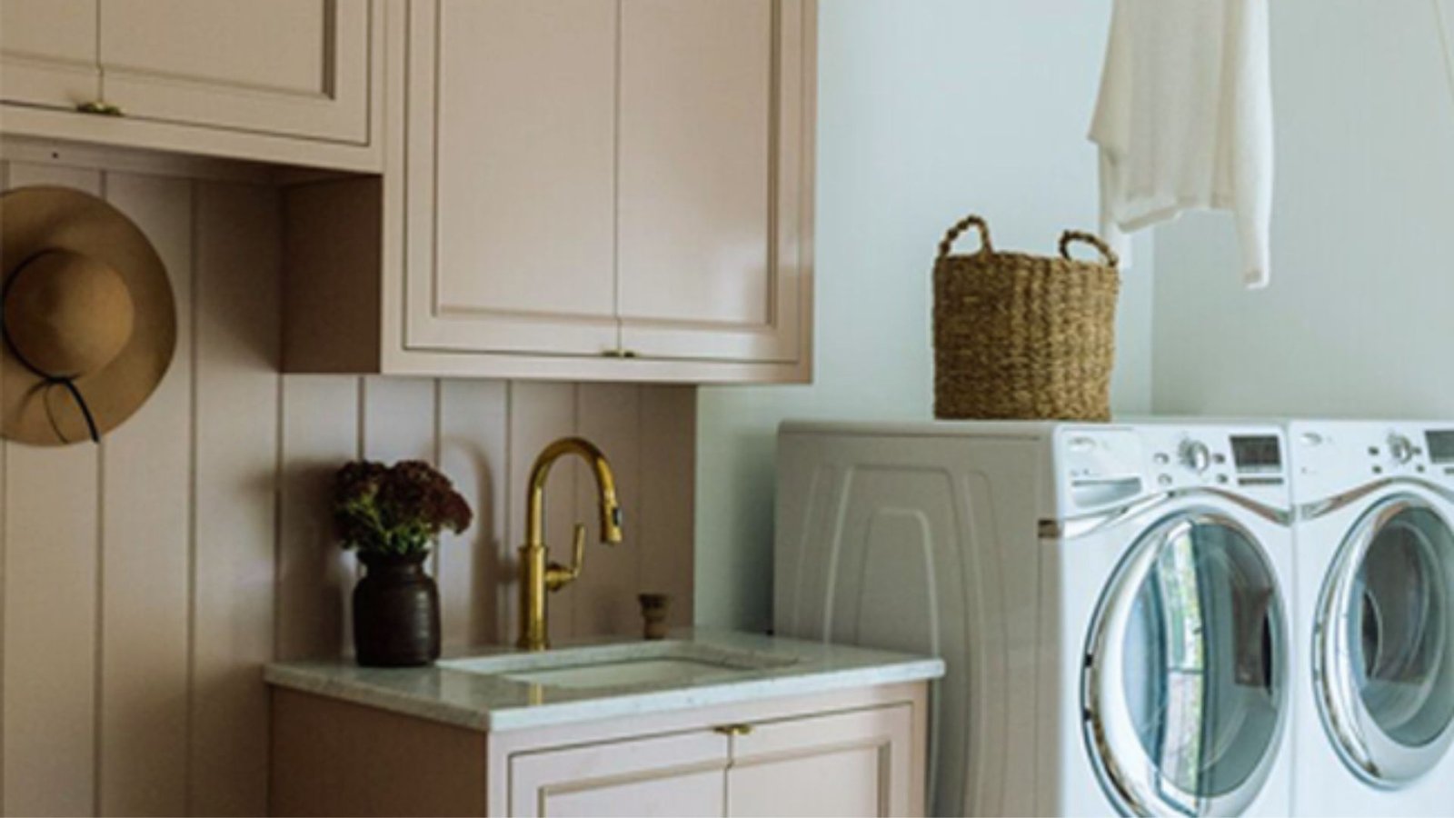  Neutral Color Palette for a Calm and Refined Laundry Room
